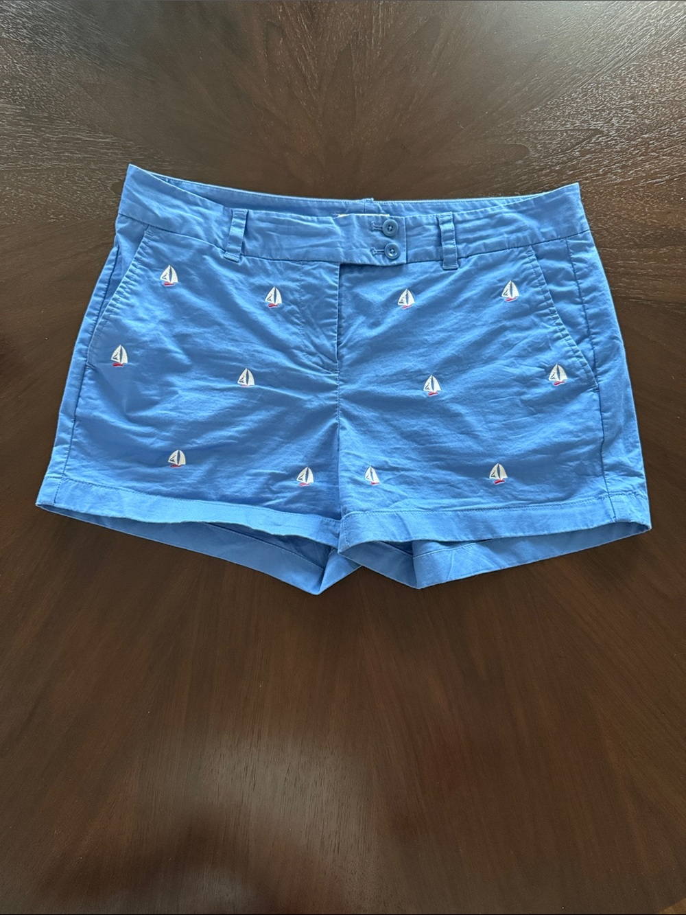 Vineyard Vines Embroidered Sailboat Dayboat Short